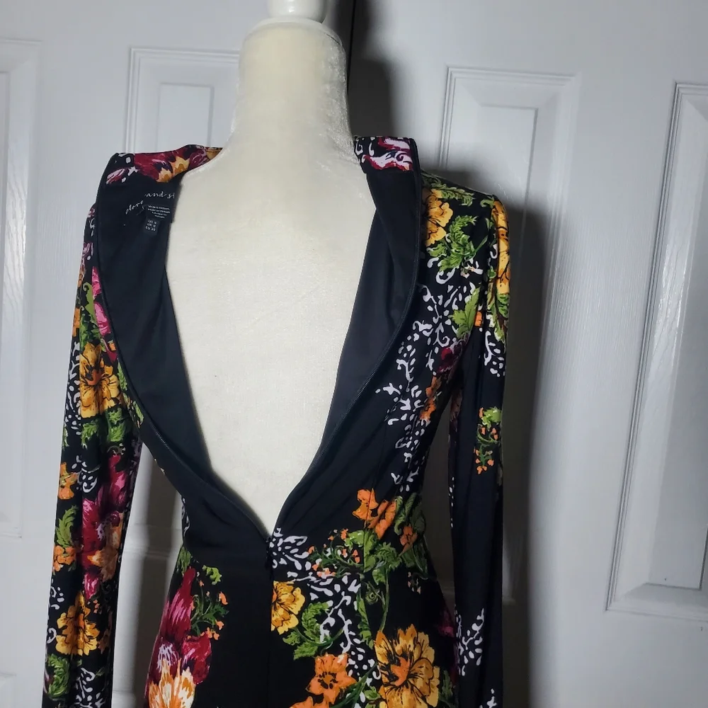 Clover and Sloane Long Sleeve Ruched Neck And Waist Lined Floral Pencil Dress - Picture 5 of 16